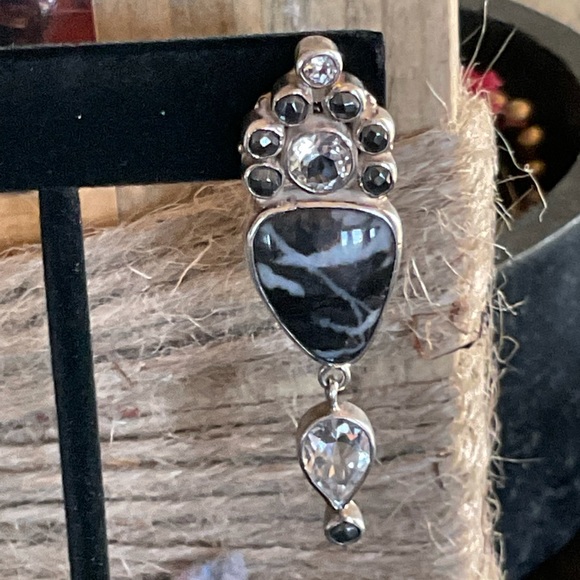 Gorgeous Black and White Statement Earrings - Picture 2 of 4